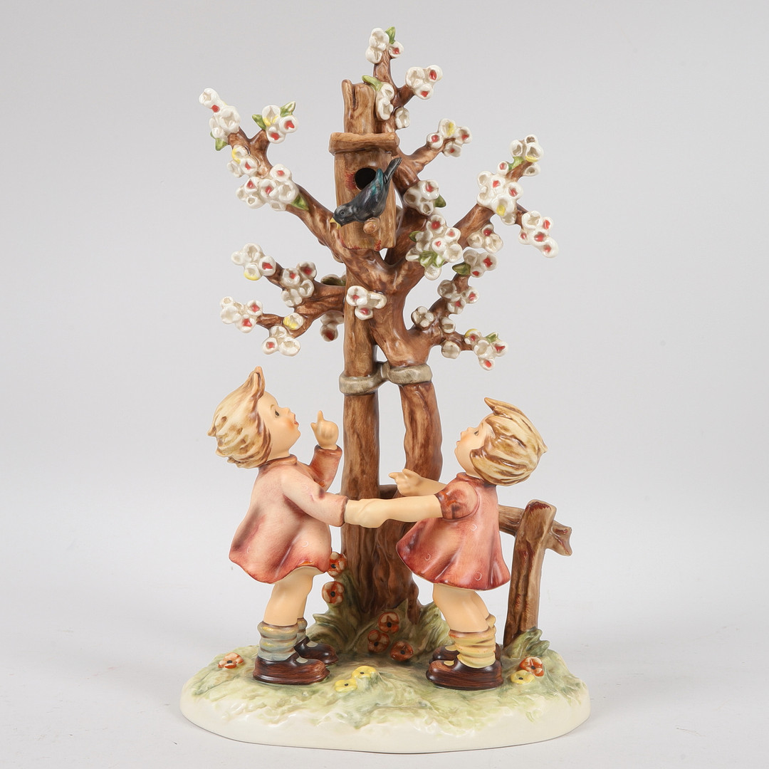 MARIA INNOCENTIA HUMMEL. Figurin, "Welcome Spring", porslin, Goebel, Tyskland, 1993.