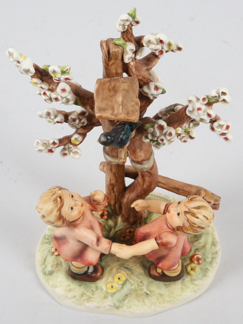 MARIA INNOCENTIA HUMMEL. Figurin, "Welcome Spring", porslin, Goebel, Tyskland, 1993.