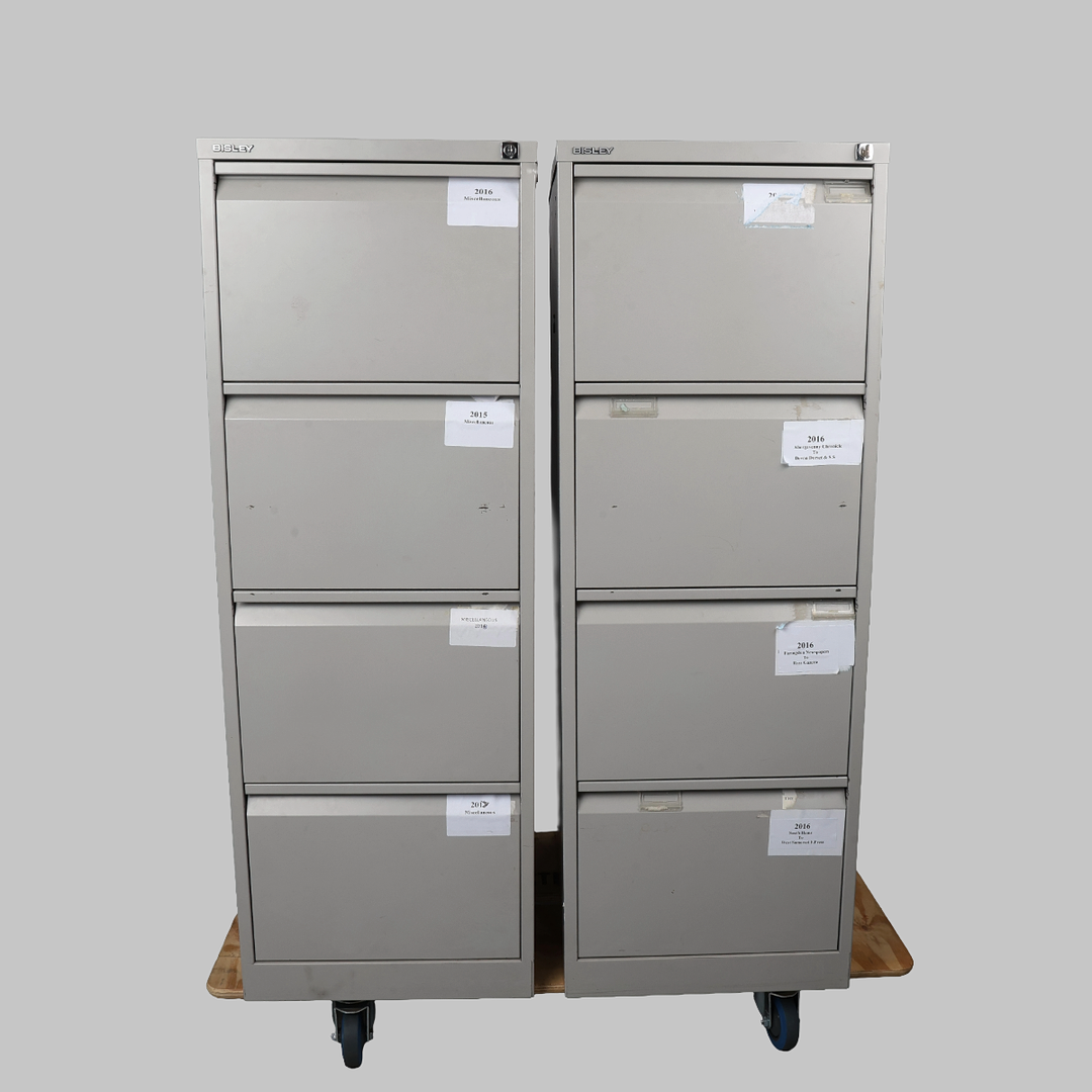 PAIR OF BISLEY PAINTED METAL 4 DRAW FILING CABINETS.