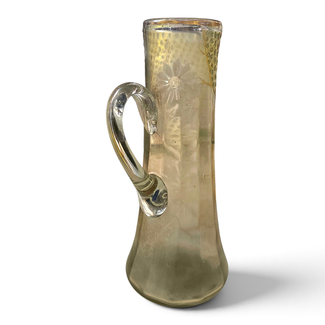Jarra Modernista en cristal glaseado con decoración de flores.