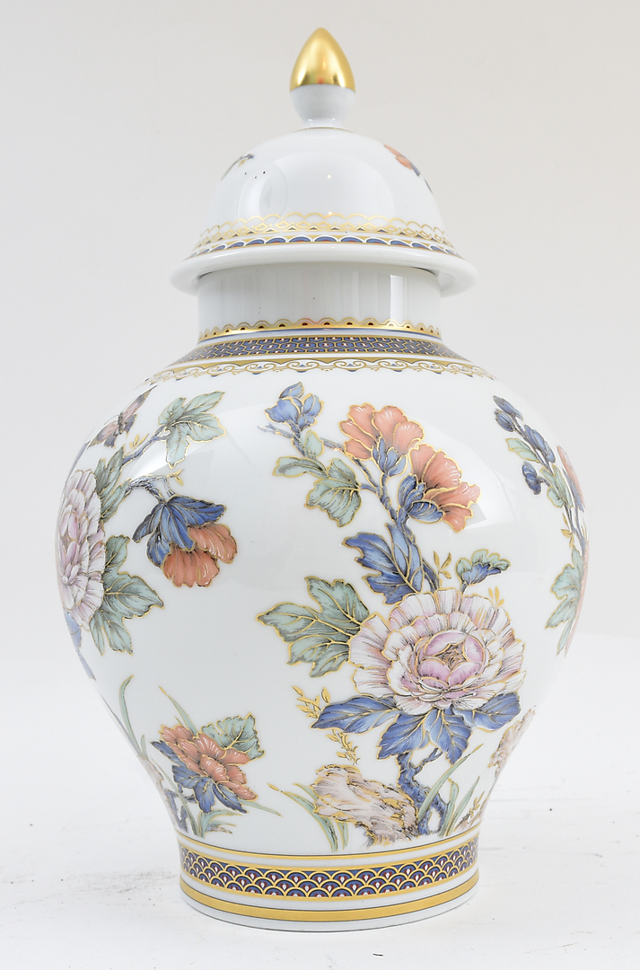 Images for 578555. KAISER PORZELLAN. Artist lidded vase Duchesse, porcelain with polychrome and