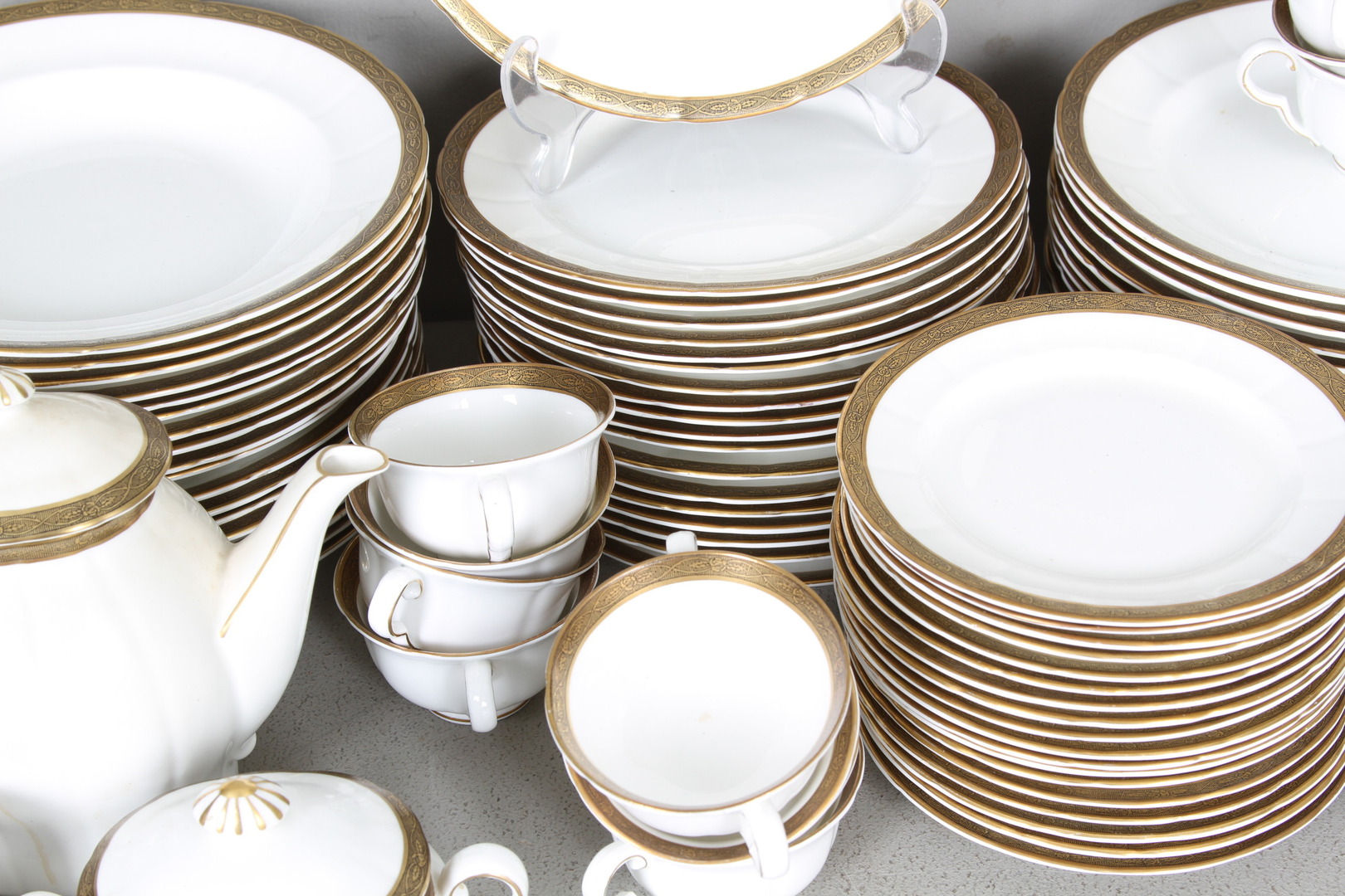 Bilder för 67411. Servis Gustavsberg Dekor2390. 1920-30-tal. - Auctionet