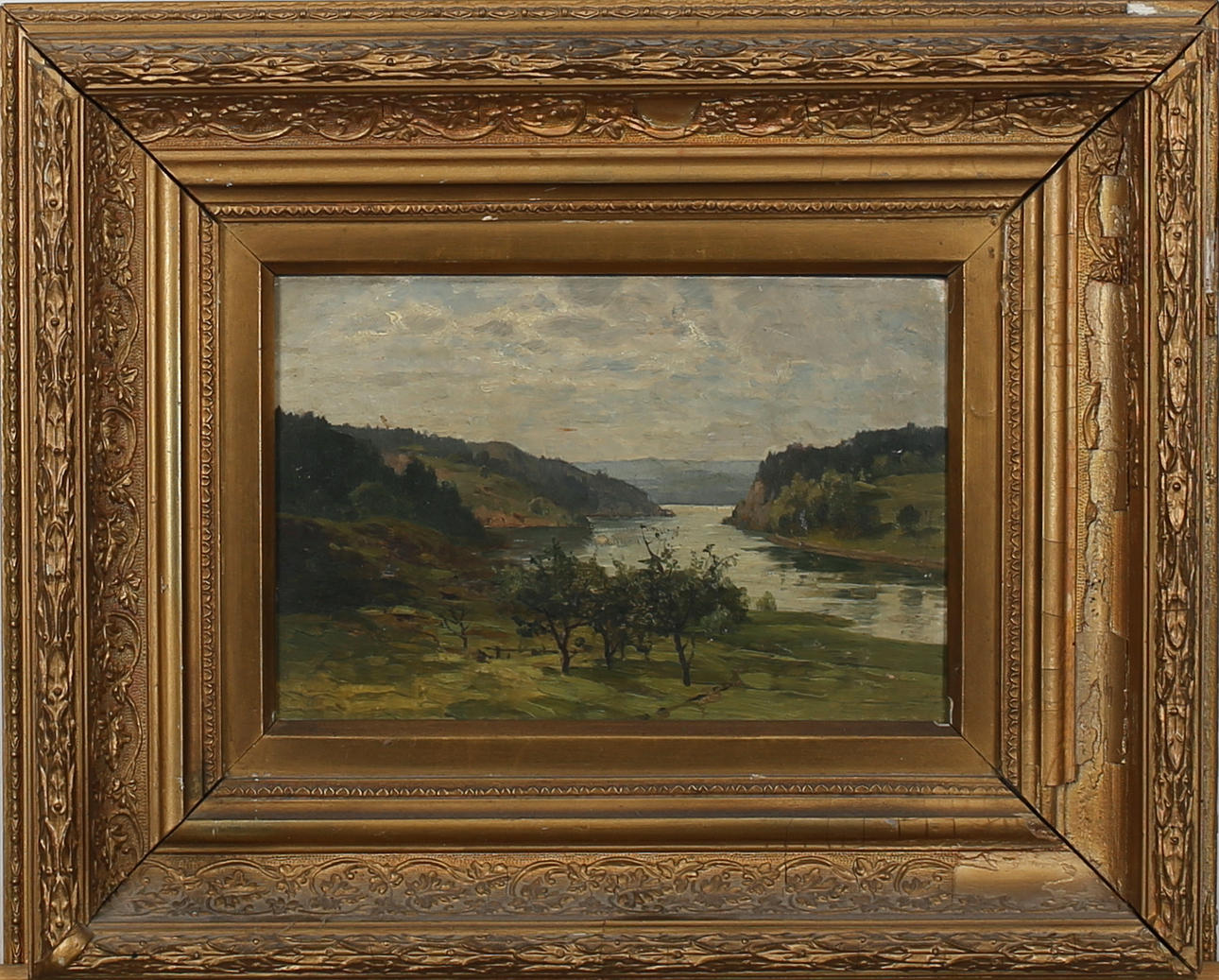 OKÄND KONSTNÄR. Flodlandskap. Olja på träpannå. 1800-tal. Osignerad.