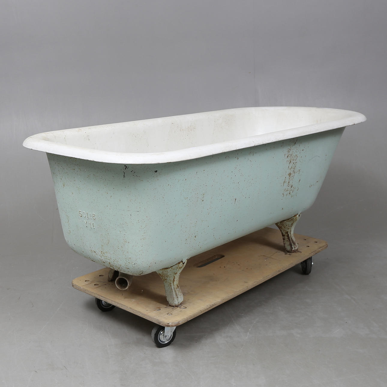 BADKAR, gjutjärn, 1900-talets första hälft.