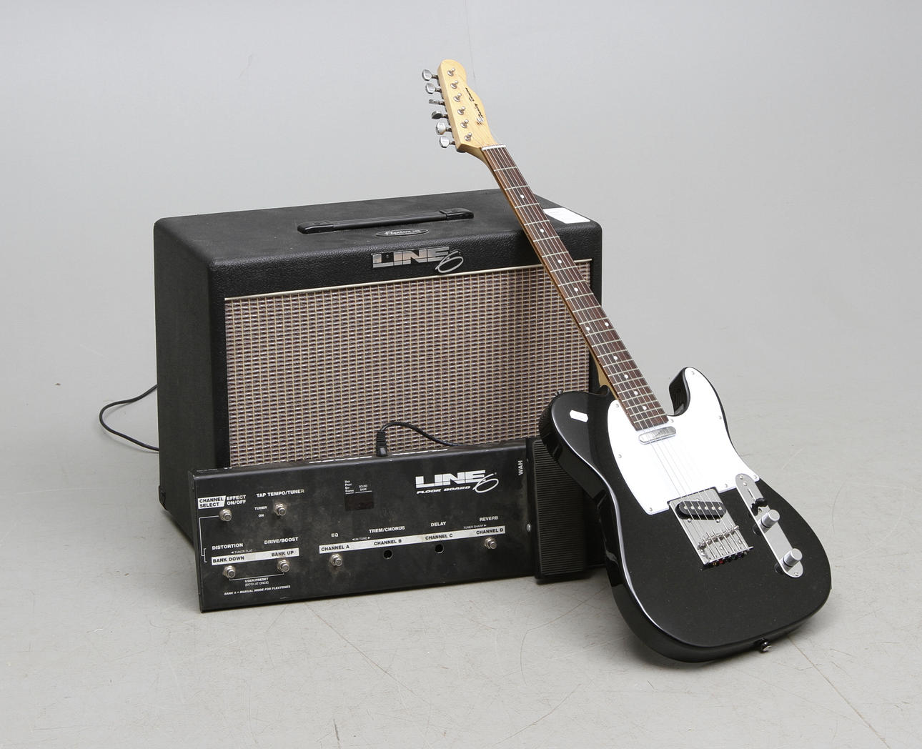 ELGITARR, Harley Benton, förstärkare samt floorboard, Line 6.