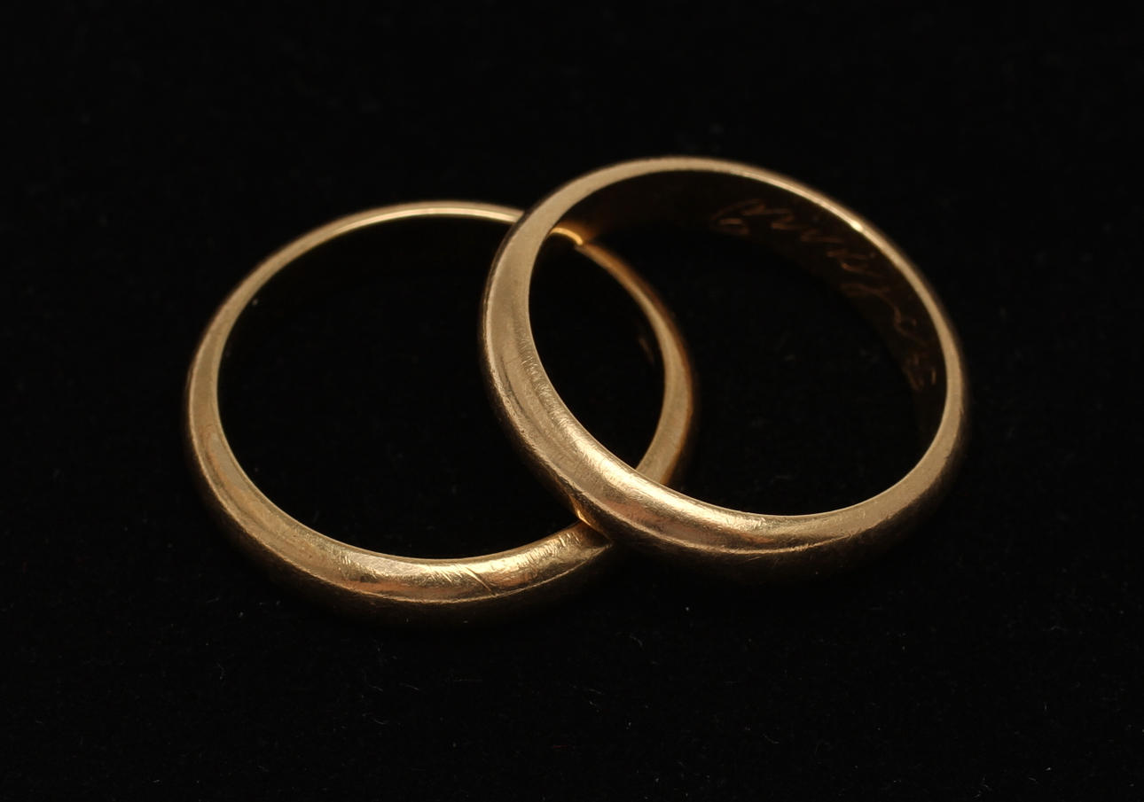 RINGAR, 2st, 22k guld. Tot vikt 9,9g.