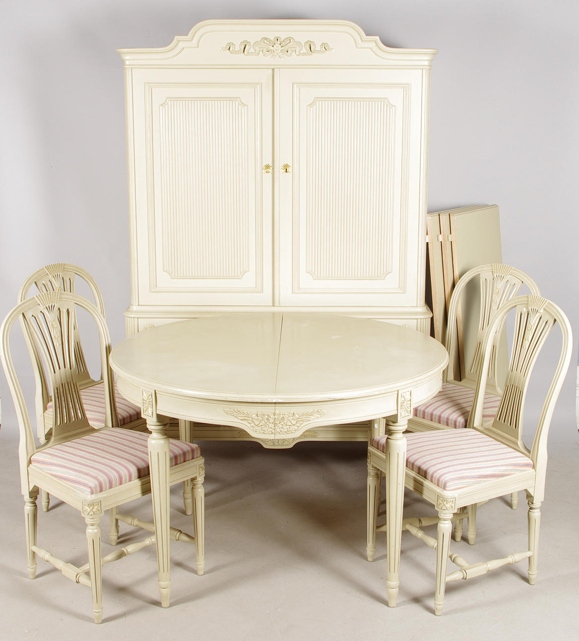 MATSALSGRUPP, gråmålad, gustaviansk stil.