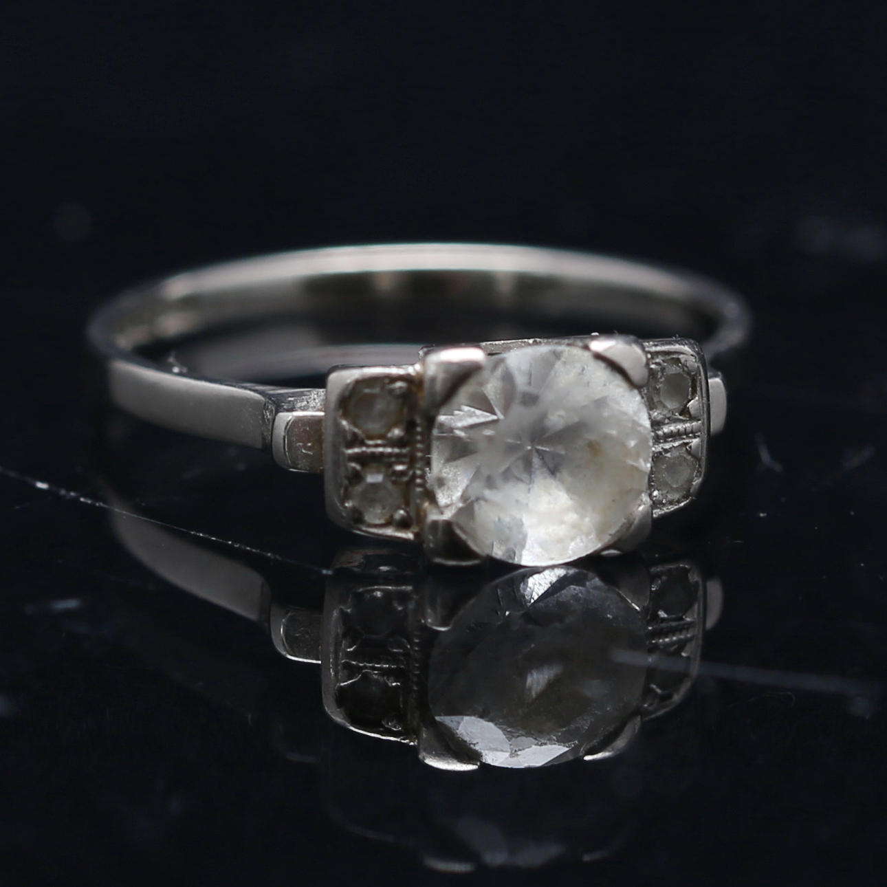 RING, rock crystal, 18k white gold, 2.48 grams.
