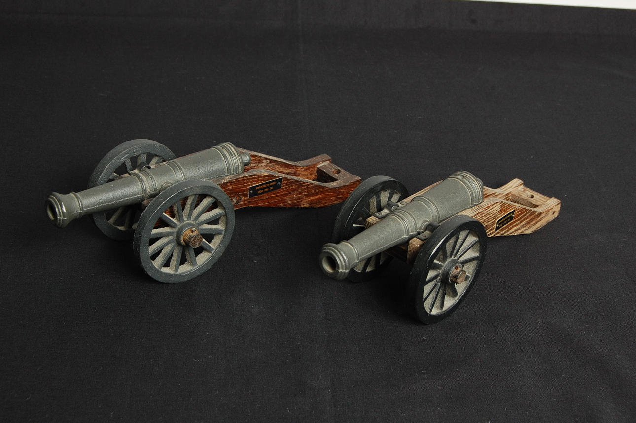 SALUTKANNONER, 1 par, troligen, Stafsjö bruk, 1900-tal.