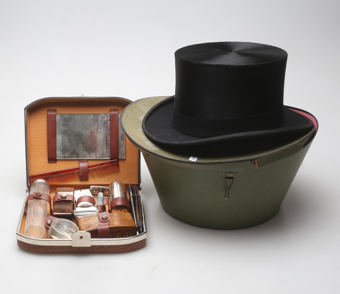 RAZOR SETTI JA TOPHATU, kaupunki.