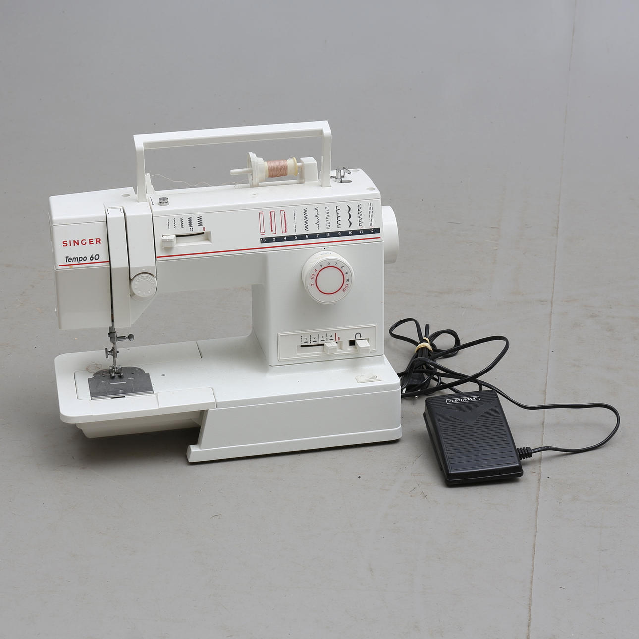 SEWING MACHINE, Singet tempo 60.