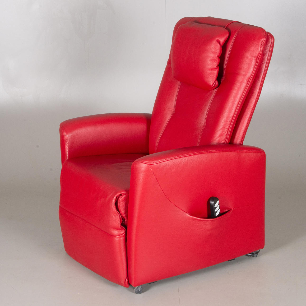 VILFÅTÖLJ, Himolla "9010", rött skinn.