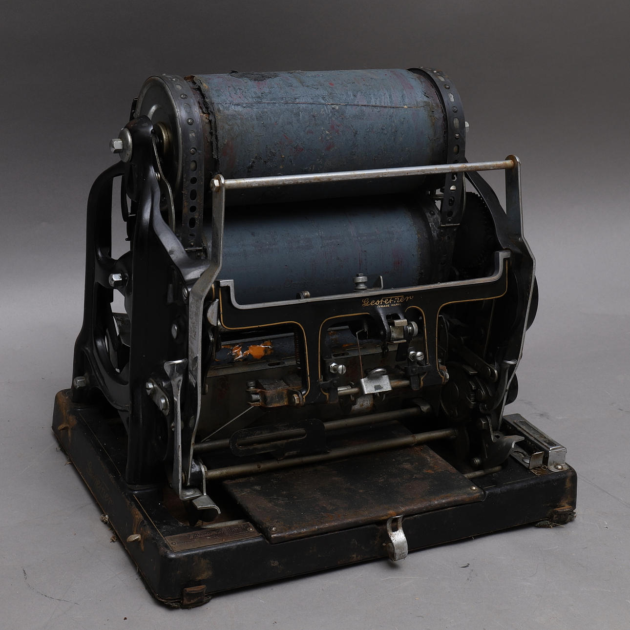 STENCILING APPARATUS / MIMEOGRAPH, ''The universal duplicator'', Gestetner.
