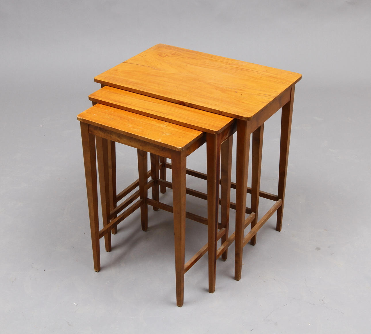 SATSBORD, 1900-tal, 3 delar, skyltmärkt NK.