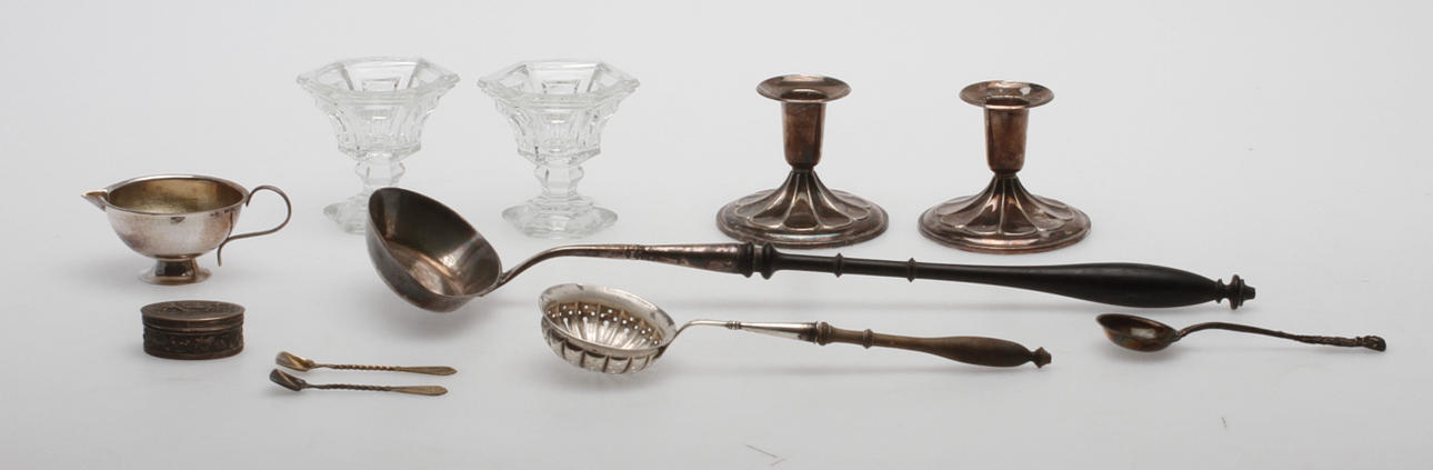 SILVER och GLASFÖREMÅL, 11 delar, 1800-1900-tal.