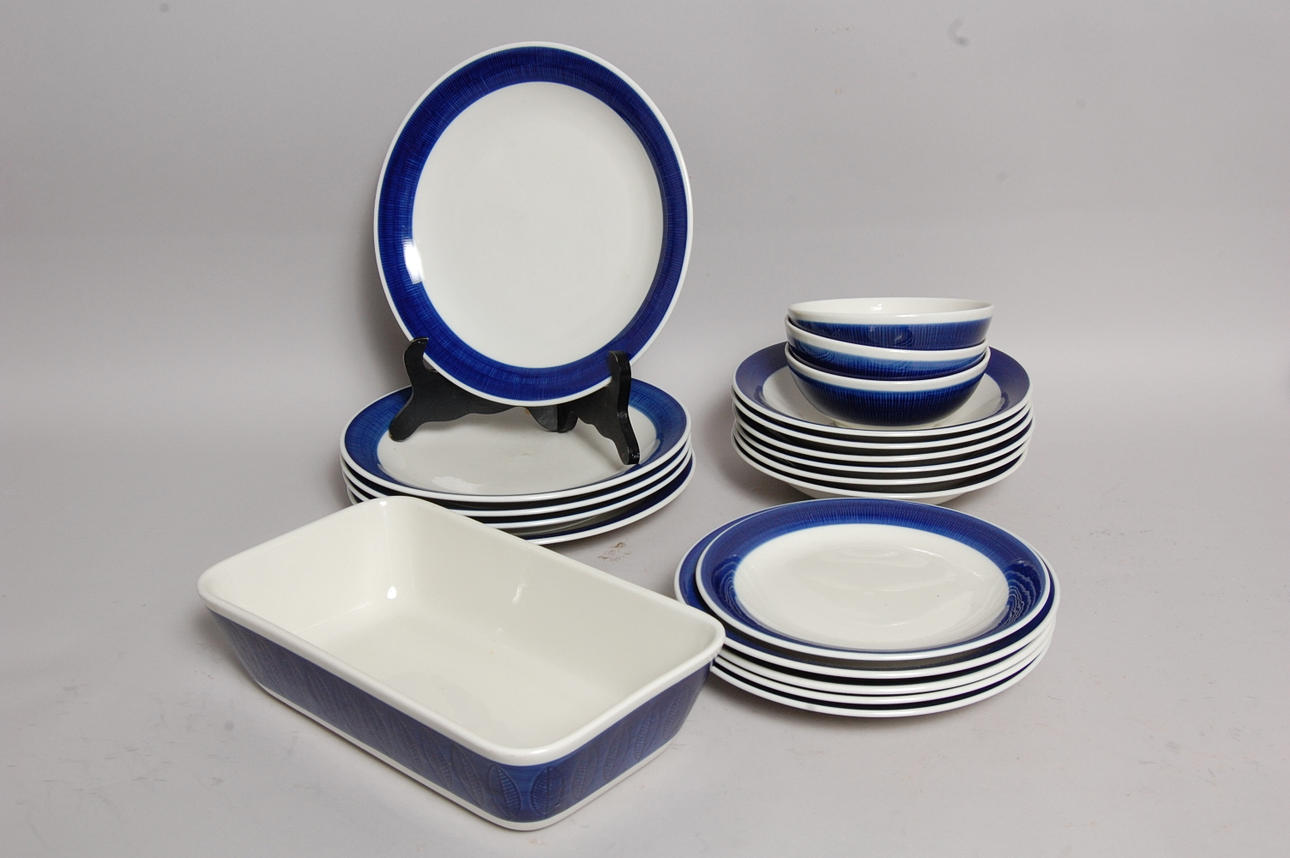 SERVISDELAR, 20 delar. " Koka Blå " Hertha Bengtsson, Rörstrand.