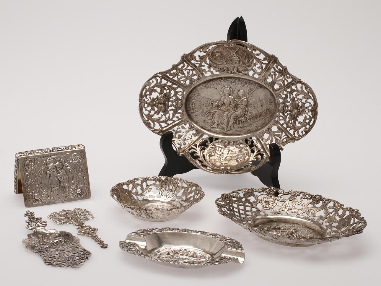 PARTI SILVER, 6 delar, rokokostil. Fat, dosa samt tårtspade. Tot vikt 516g.