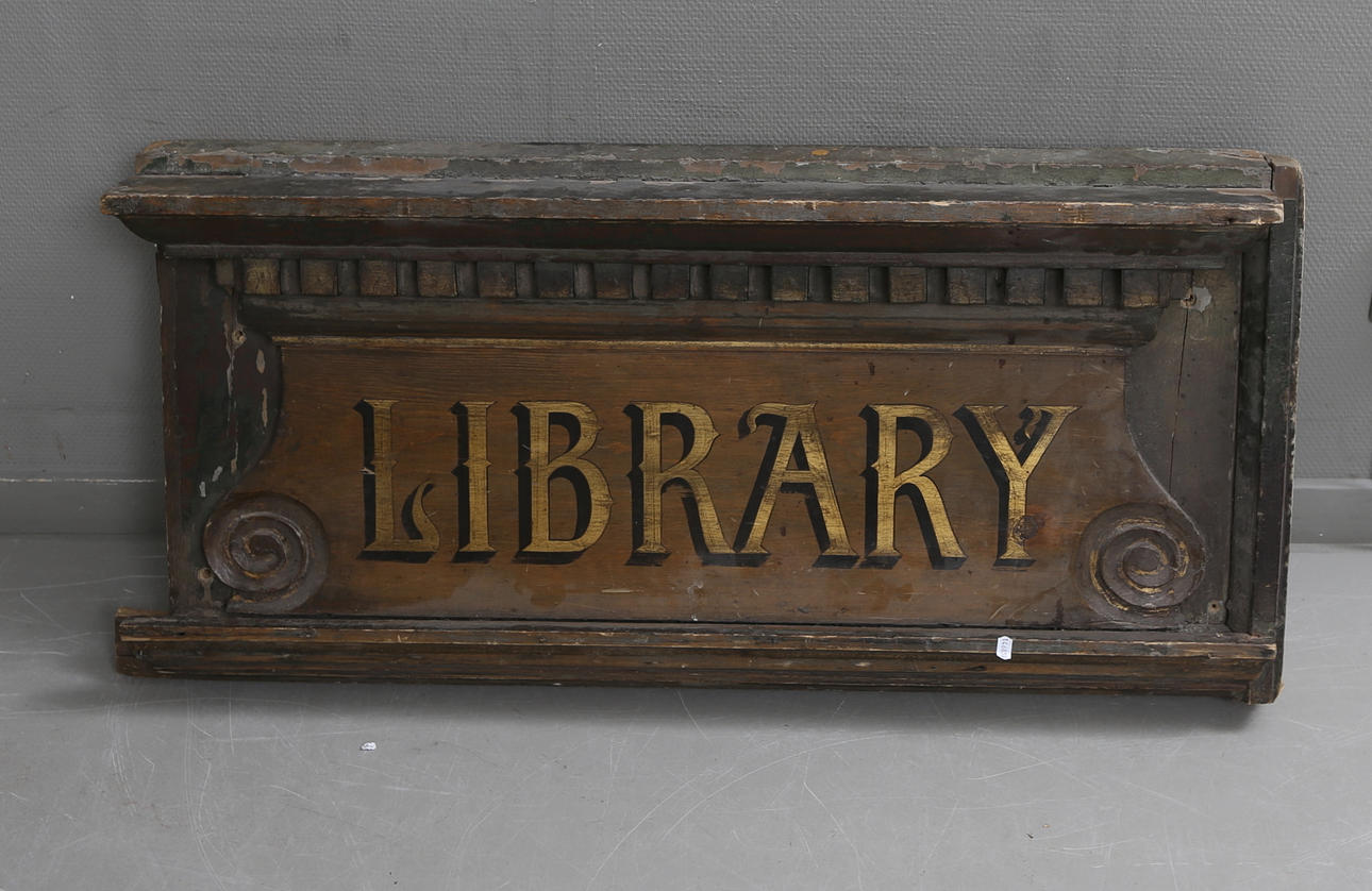 SCHILD, Holz, "Bibliothek", 20. Jahrhundert.