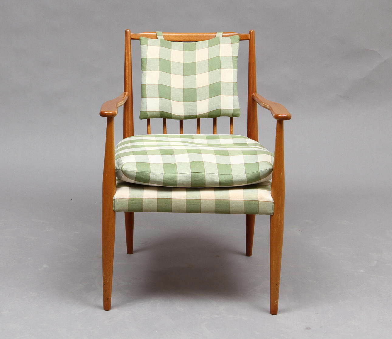 KARMSTOL, design Josef Frank, modell 508, Firma Svenskt Tenn.