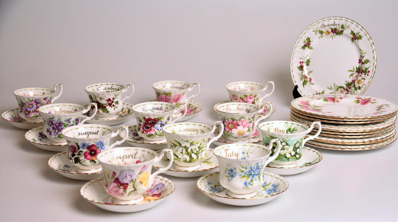 KAFFESERVIS 36 delar Månadskoppar, Royal Albert.