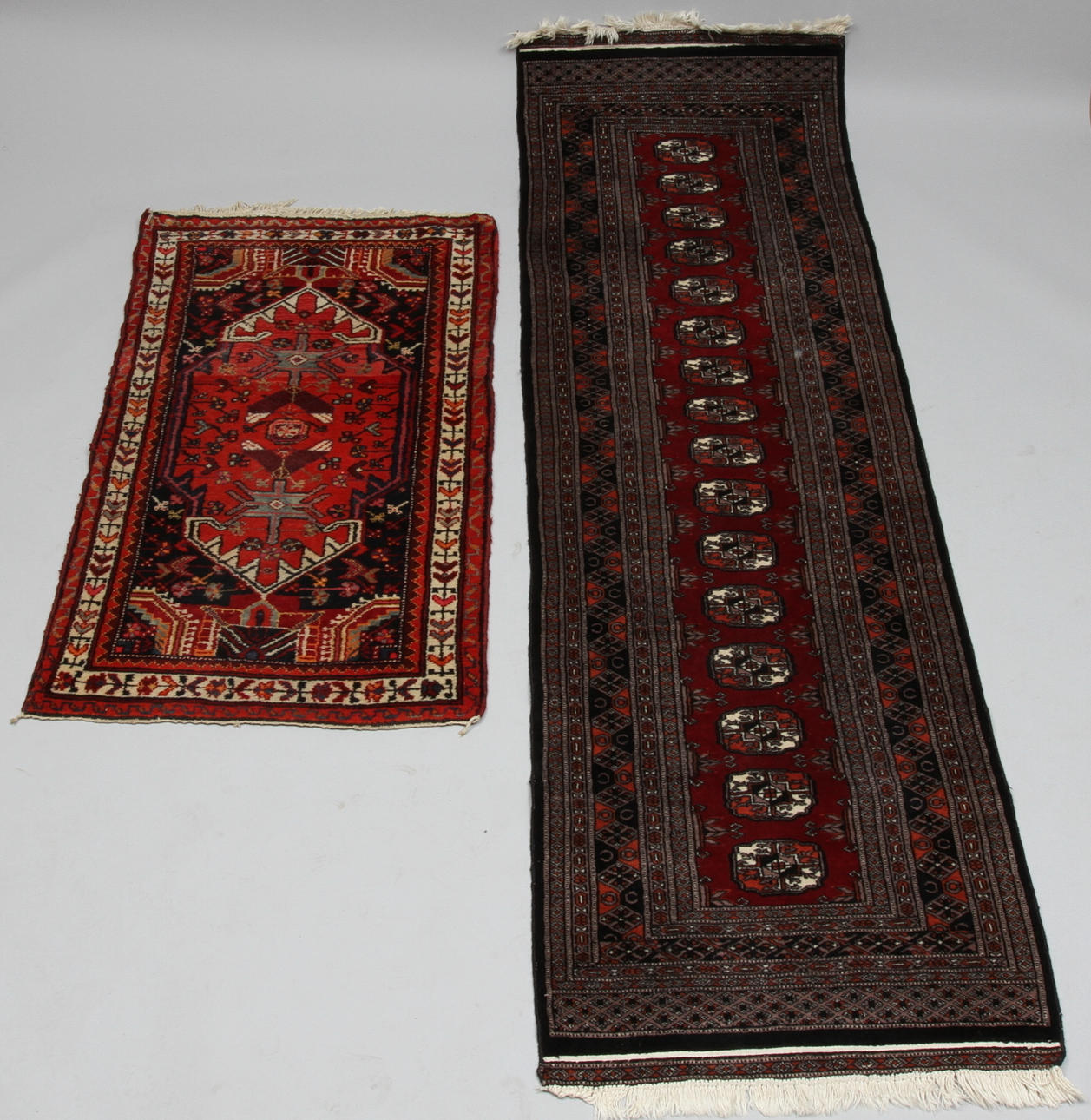 MATTOR 2st, Tuiserkan och Pakistan Bochara. 130x77cm resp 246x77 cm. 1900-talets senare hälft.