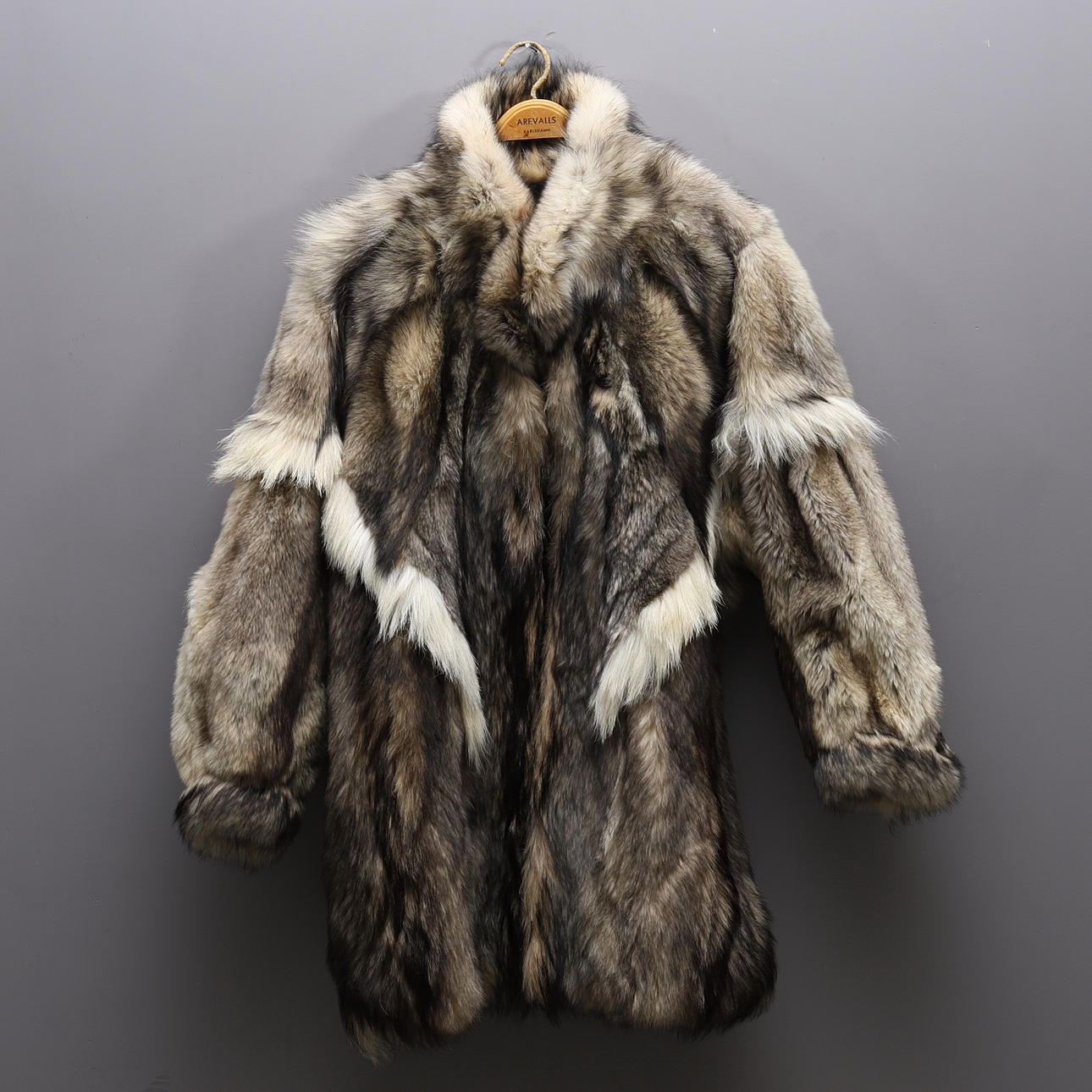 GOLDEN SWALLOW 高級　ファーコート　毛皮　fur coat 金燕 FUR COAT, possibly rabbit, Golden Swallow Beijing China