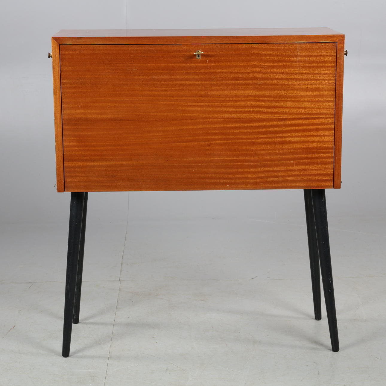 BARSKÅP,string 1960-tal.