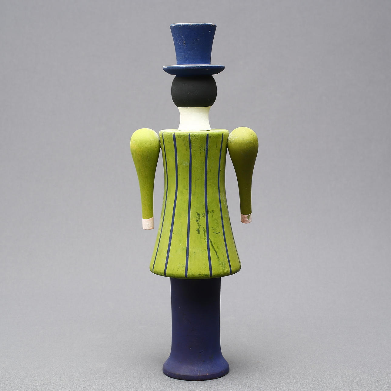SKULPTUR, Man med hög hatt, trä, design Lisa Larson för