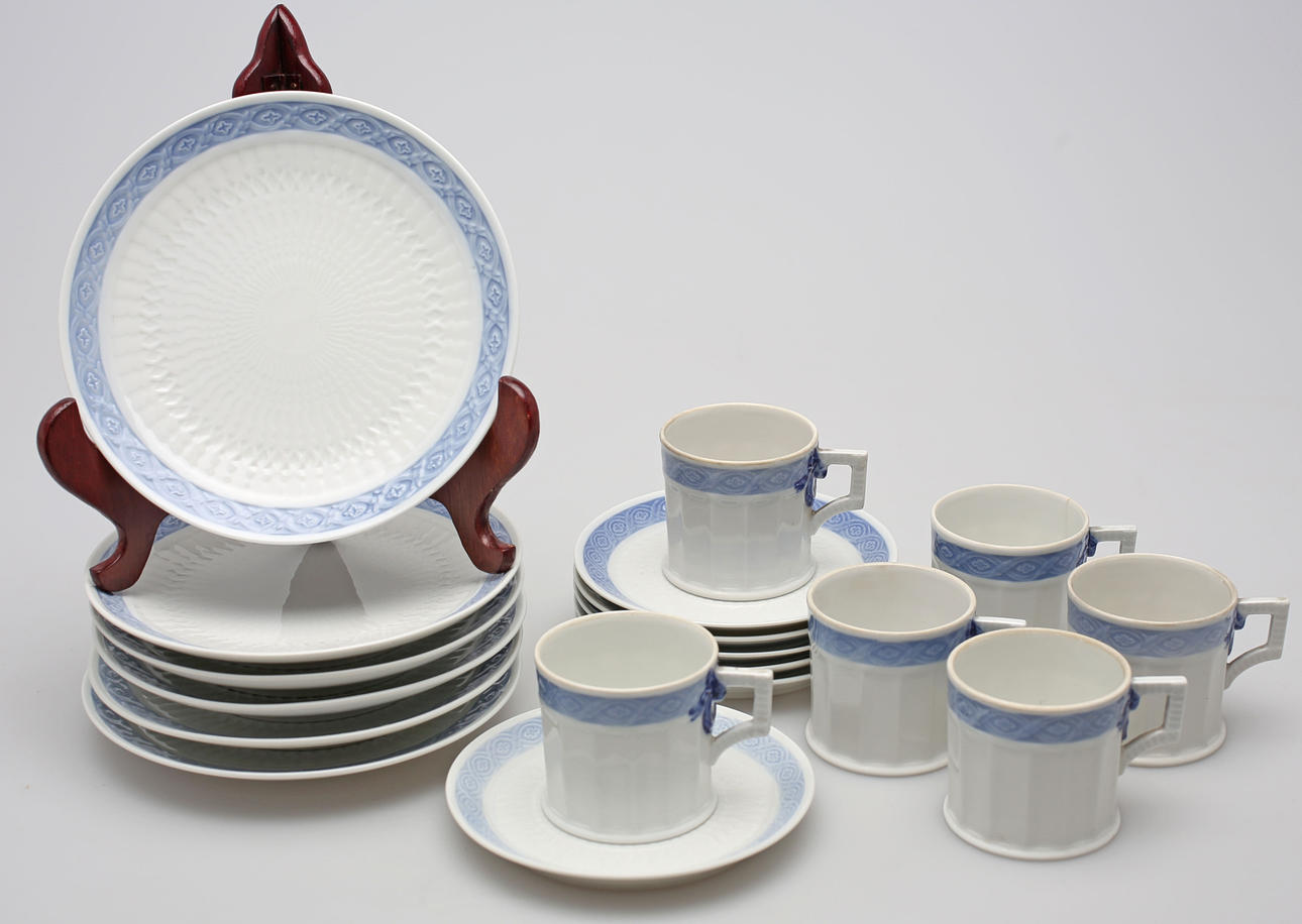 MOCCASERVISDELAR, 12 delar, porslin, Blå Vifte, formgiven av Arnold Krog 1909, Royal Copenhagen.