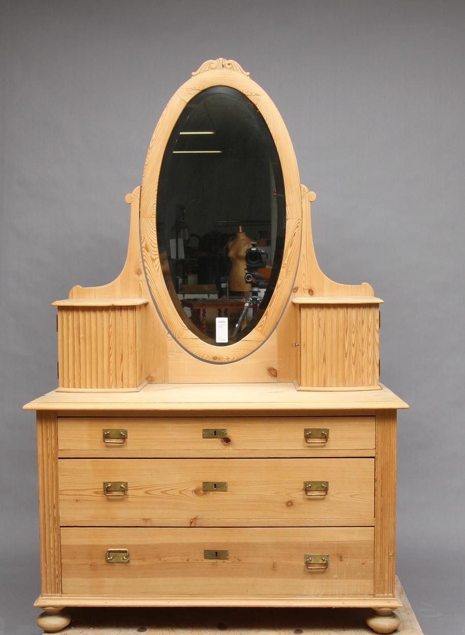 SPEGELSKÄNK, Jugend, 1900-tal.