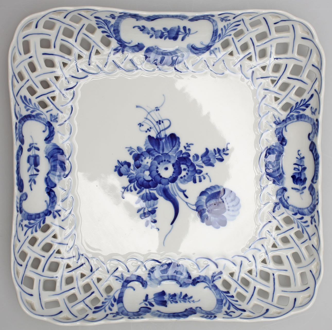 GALLERFAT, porslin, Blå Blomst, Royal Copenhagen.