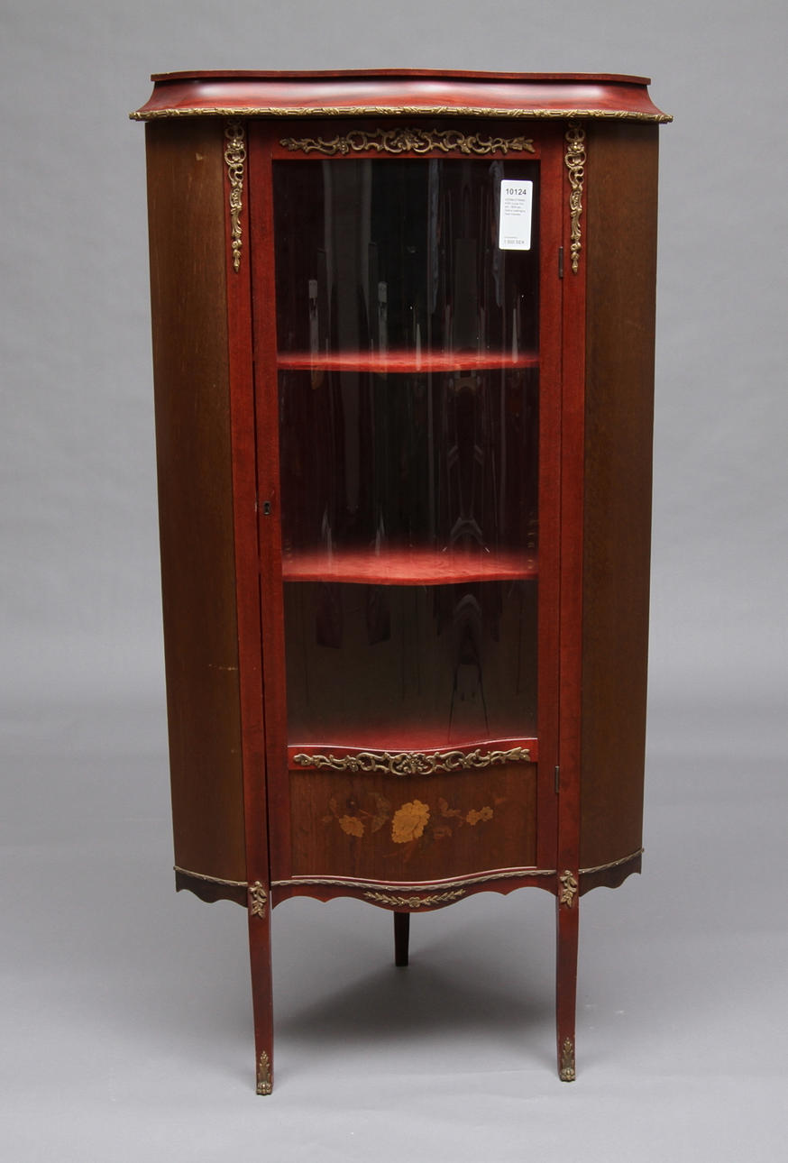 HÖRNVITRINSKÅP, Louis XV-stil, 1900-tal, Delivs mahogny med intarsia.
