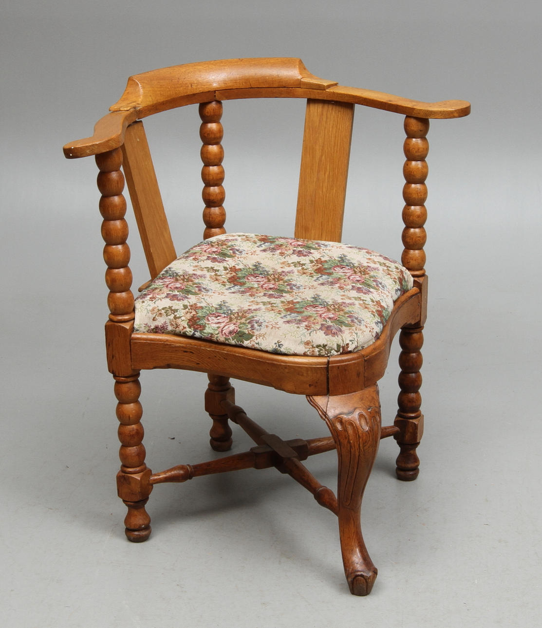 KARMSTOL sk Puderstol, 1800-tal.