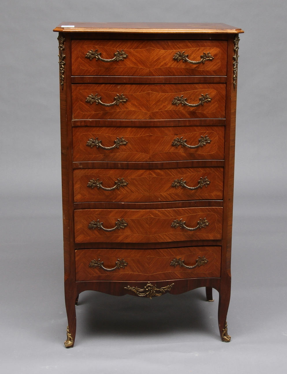 BYRÅ, Louis XVI-stil, med sex lådor, 1900-tal.