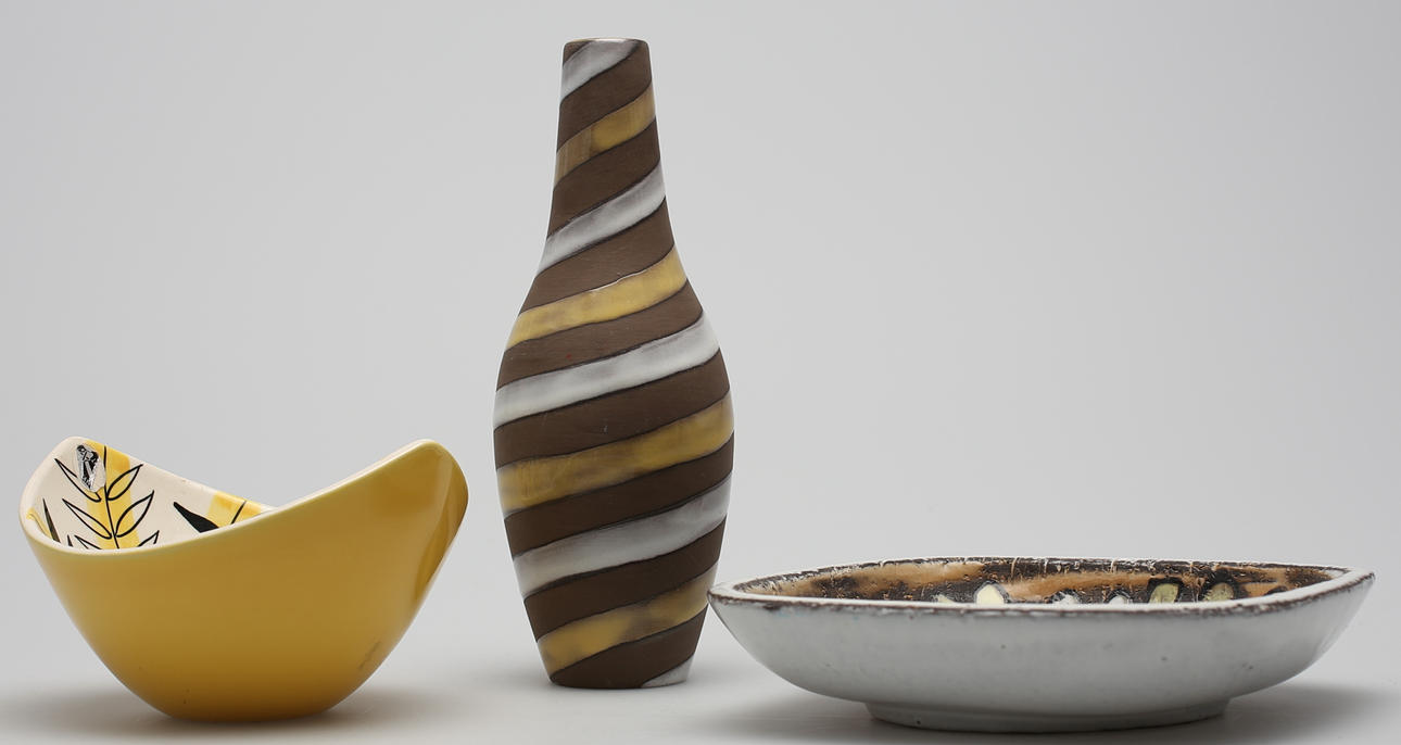 PARTI PORSIN/KERAMIK (3). Bl a Ingrid Atterberg, Uppsala Ekeby.