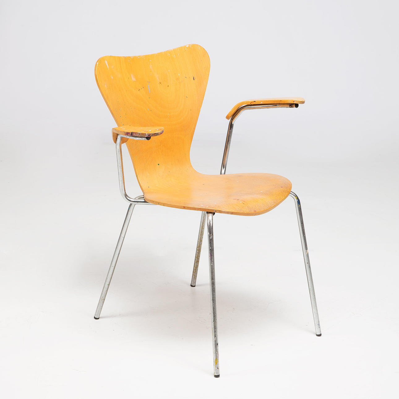 ARNE JACOBSEN. Silla "Ant".