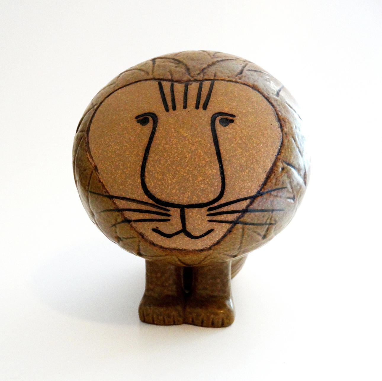 LISA LARSSON, GUSTAVSBERG: LION.