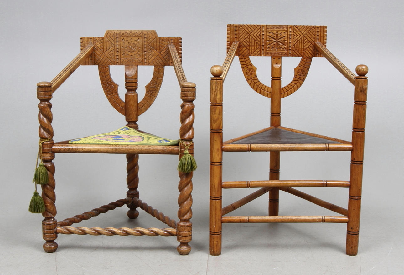 MUNKSTOLAR, 2 st, 1900-tal.