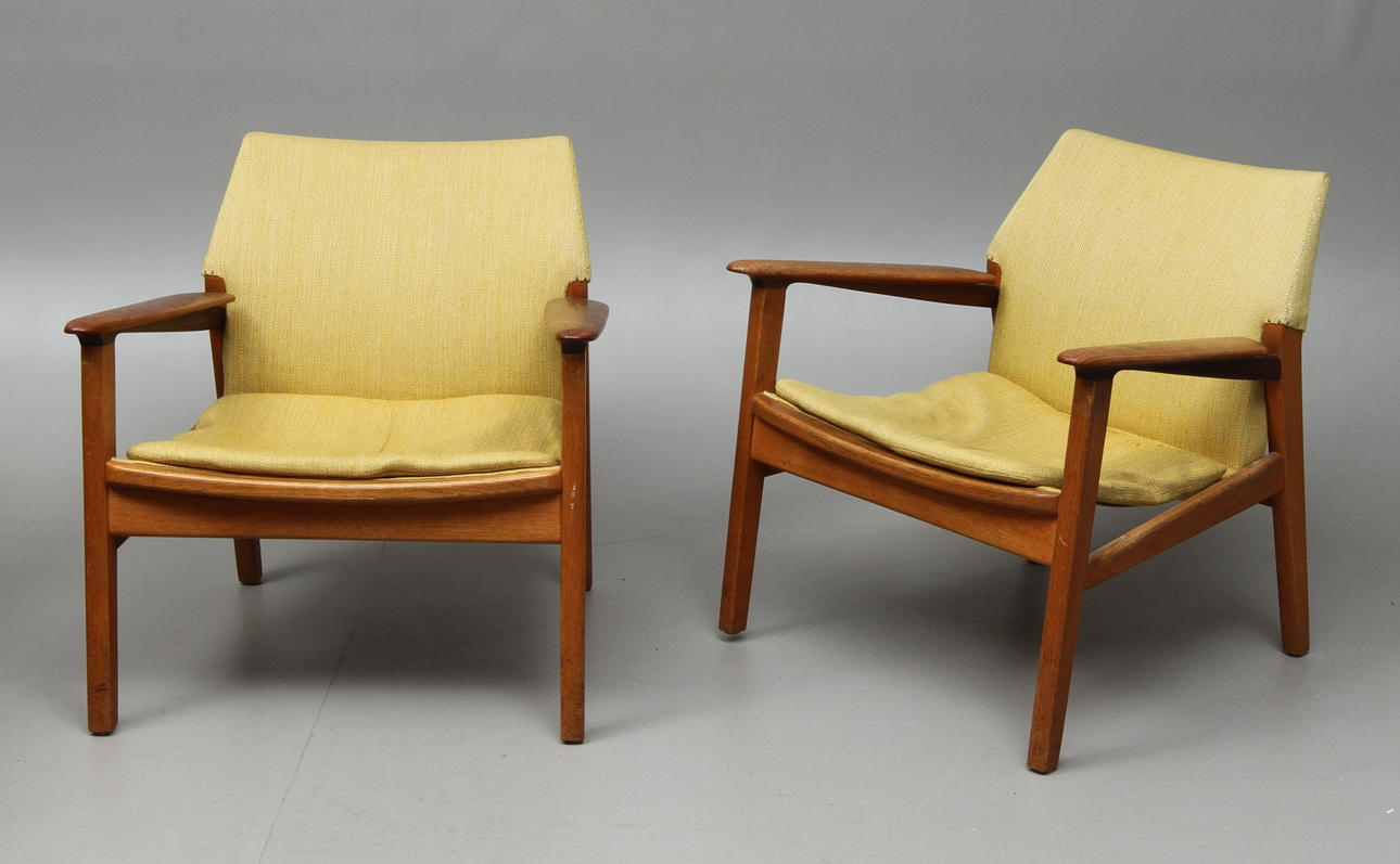 FÅTÖLJER 1 par, troligen design Hans Olsen Gärsnäs.