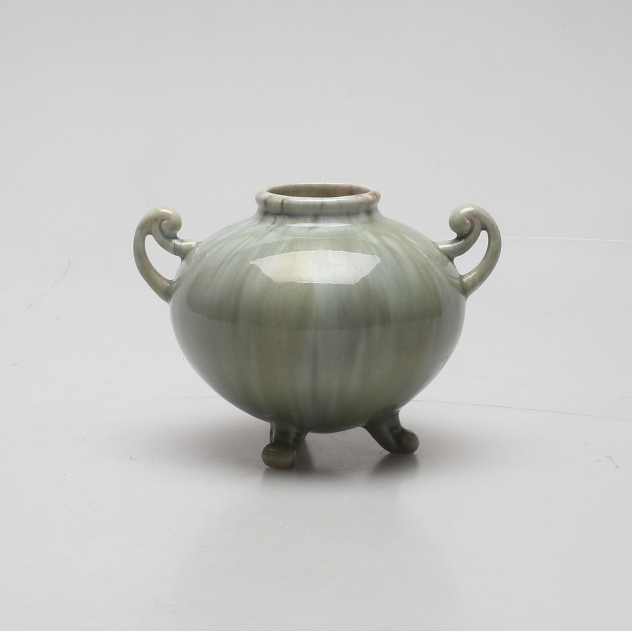 VAS, keramik, bär märkning. 1900-tal.