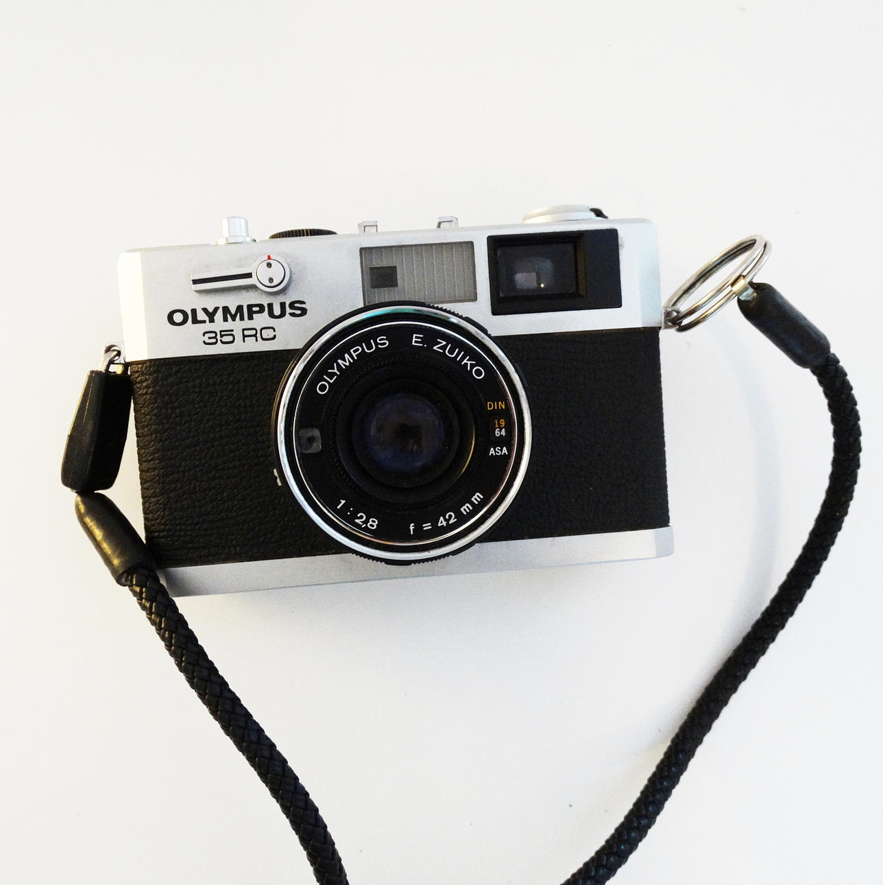 FOTOCÁMARA OLYMPUS, antigua.