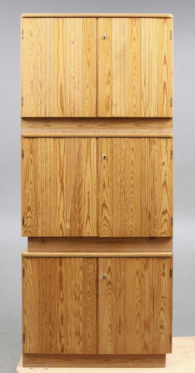 SKÅP, 3 st, 1900-talets andra hälft.