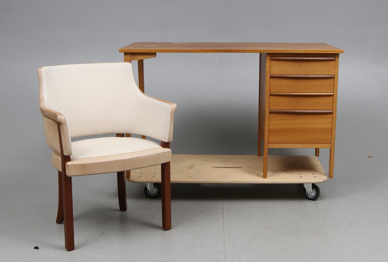 SKRIVBORD, 1950/60-tal, samt SKRIVBORDSSTOL, Gärdsnäs, 1980-tal.