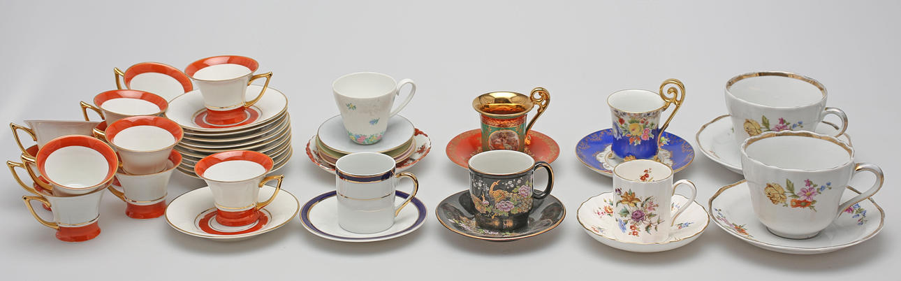 PARTI KOPPAR MED FAT, porslin, bla Waldershof och Royal Worchester.