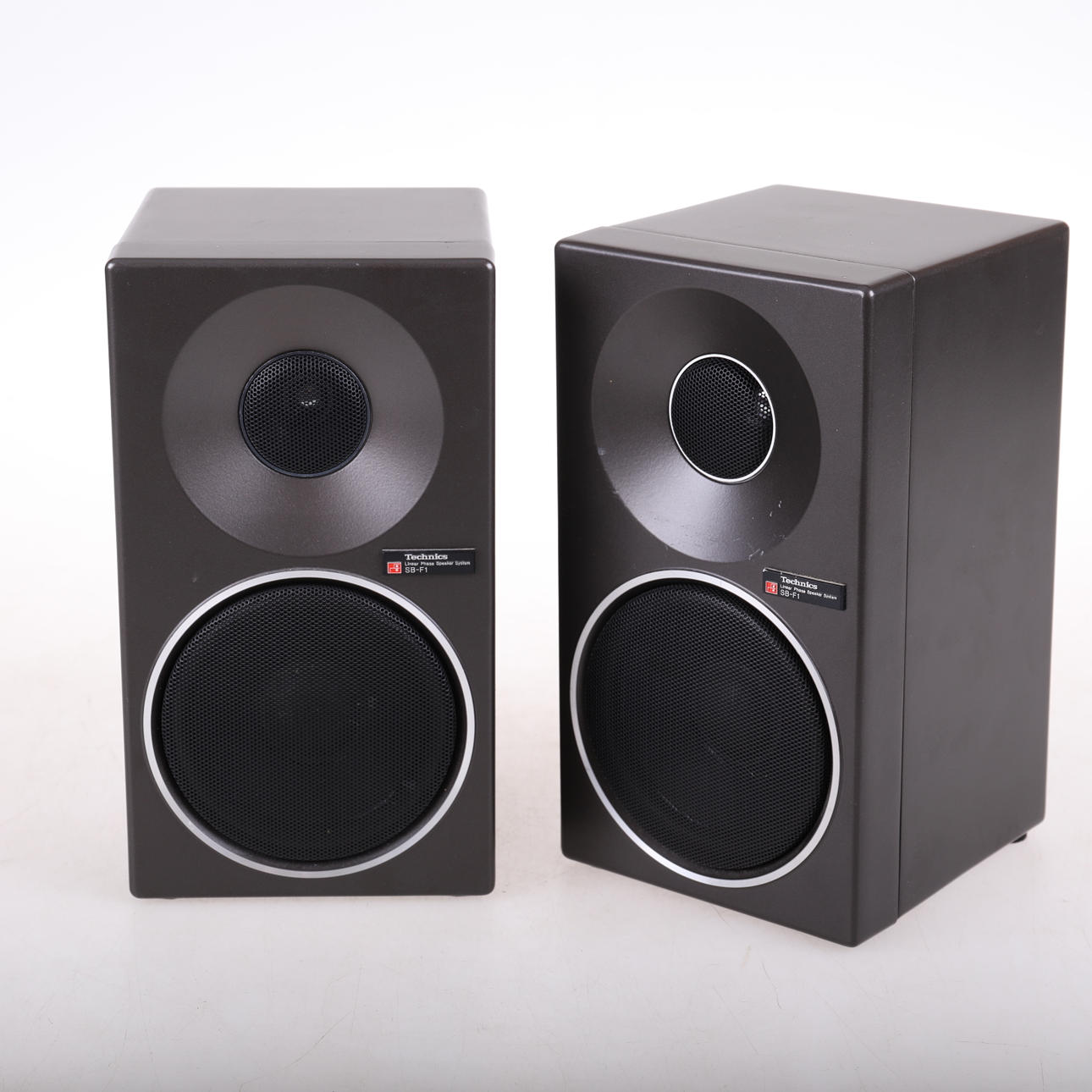 ALTAVOZ, Technics modelo SB-F1.
