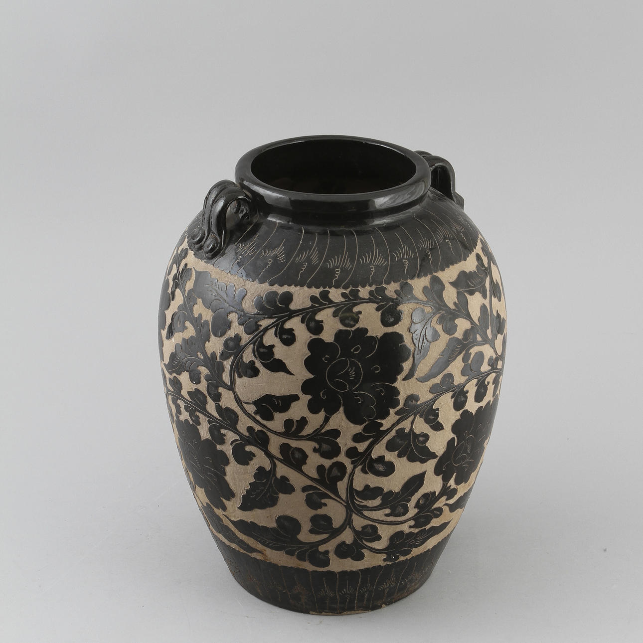 GOLVURNA, lergods, Kina, 1900-tal.