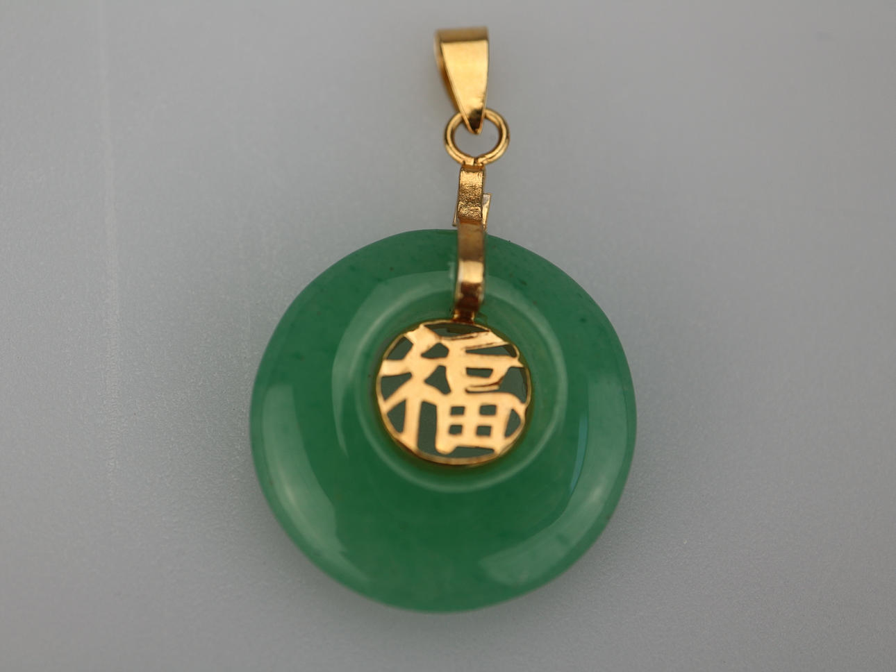 KINESISK JADE HÄNGE.
