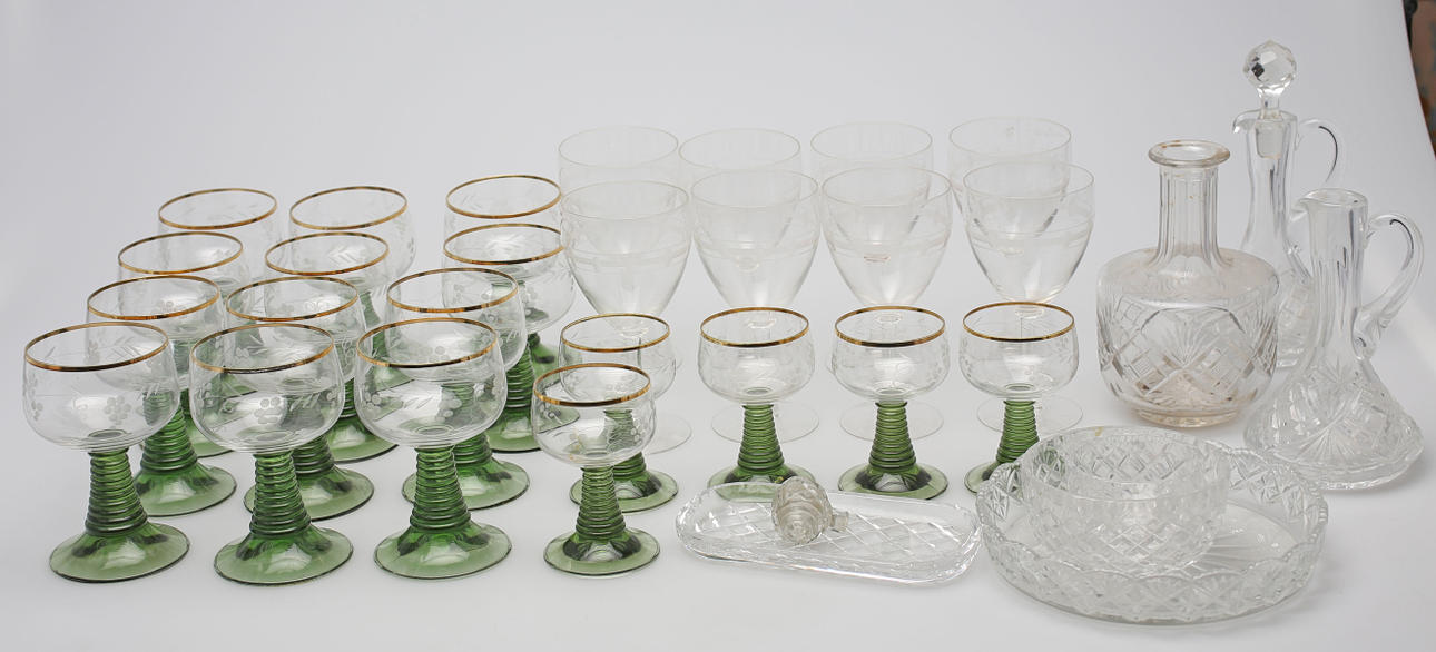 PARTI VINGLAS, KARAFFER OCH SKÅLAR, glas, 1900-tal.