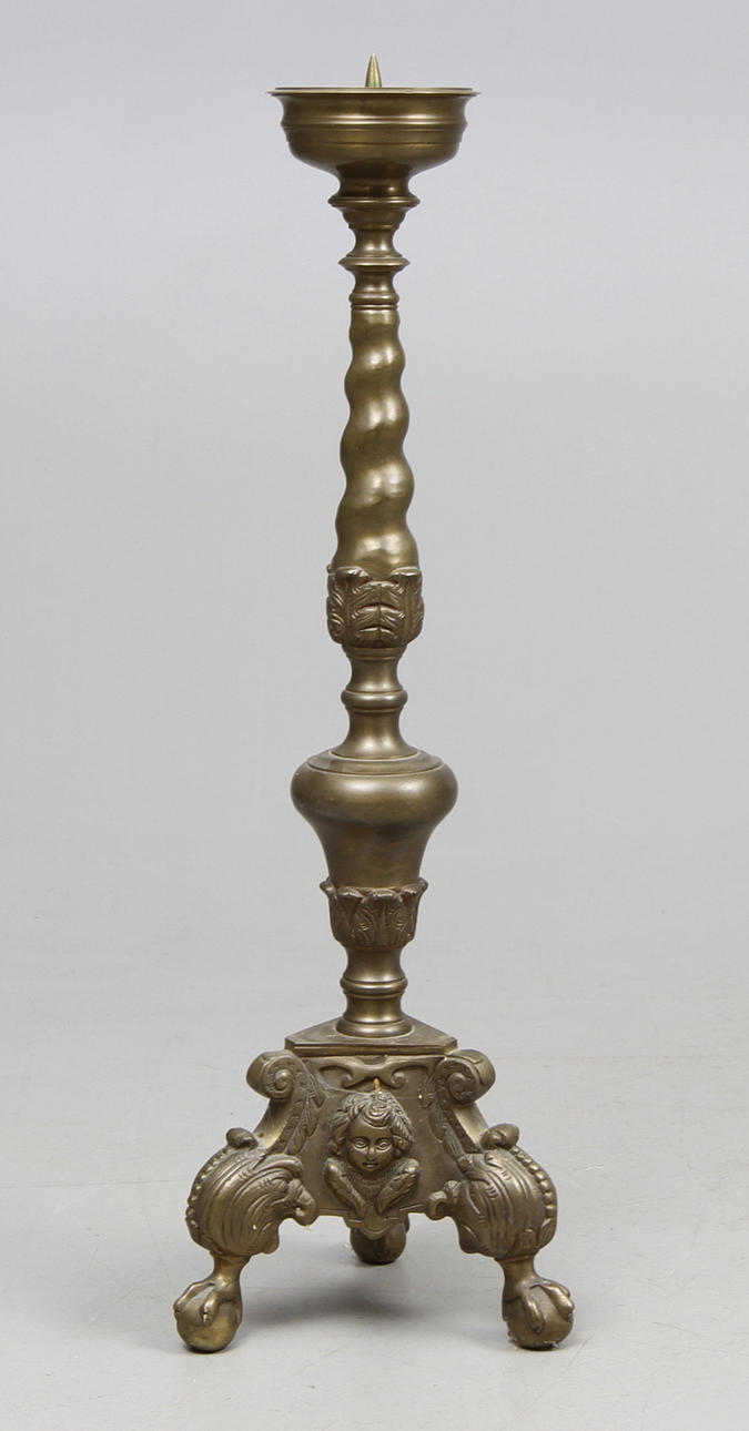 ALTARLJUSSTAKE 1900-tal.