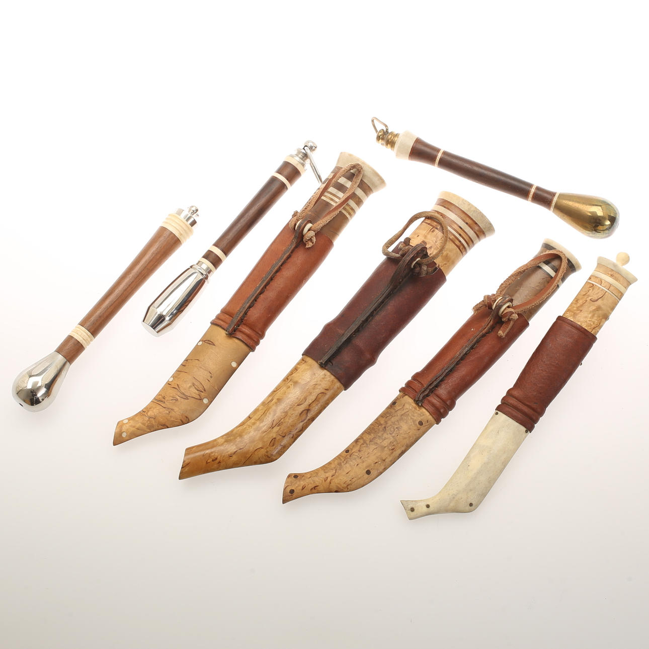 SAMEKNIVAR, 4 stycken, bl a Mora. BONK, 3 stycken.